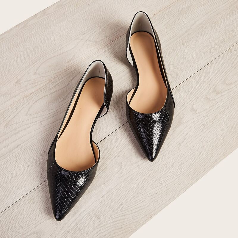 

Croc Embossed Point Toe Flat Loafers, Black