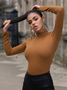 Siren Gaze Dopasowana koszulka z zabudowanym dekoltem - Brązowy - Zobacz 4