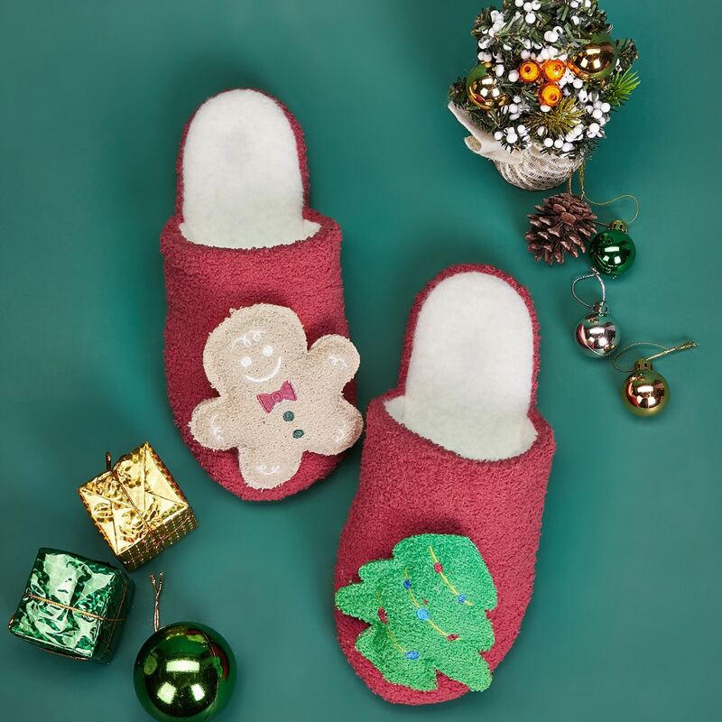 

Christmas Design Gingerbread Man Decor Slippers, Red