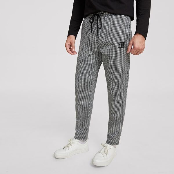 

Men Embroidered Detail Drawstring Waist Houndstooth Pants, Black and white