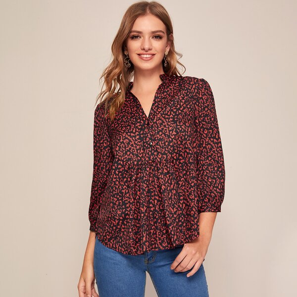 

Notched Allover Print Curved Hem Blouse, Multicolor