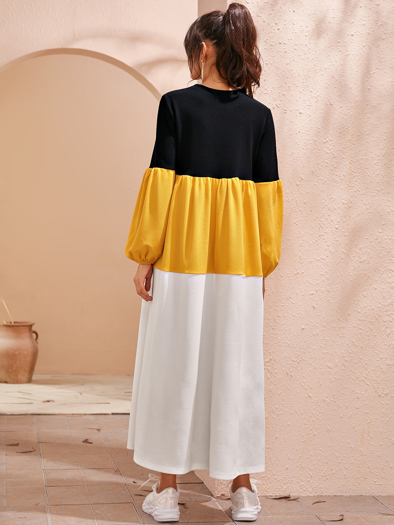 Our Color Block Lantern Sleeve Maxi Tent Dress is such a vibe - ROMWE