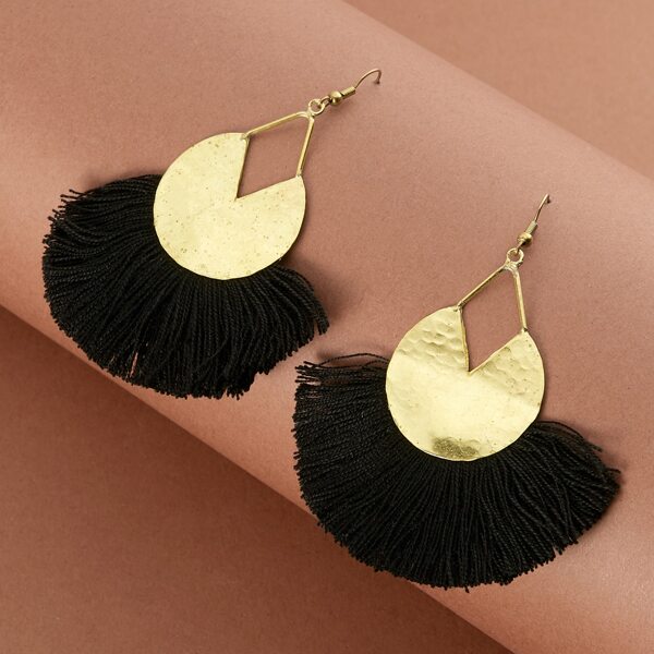

1pair Hammered V Cut Out Fringe Fan Earrings, Black