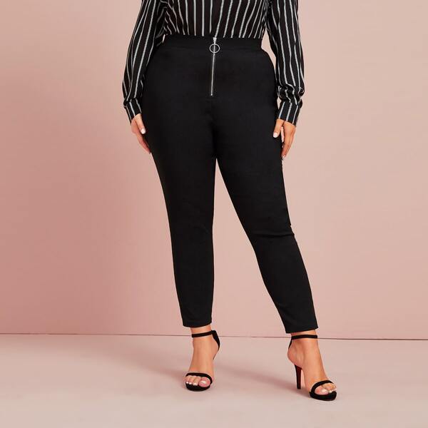 

Plus Solid O-ring Zipper Jeans, Black