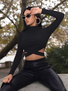 SHEIN BAE Camiseta corta bajo con tiras cruzadas tejida de canalé de cuello alto - Negro - Ver 3