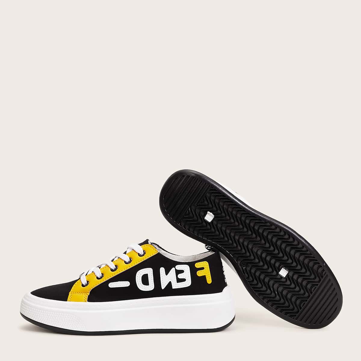 

Guys Letter Patch Decor Lace-up Front Sneakers, Multicolor