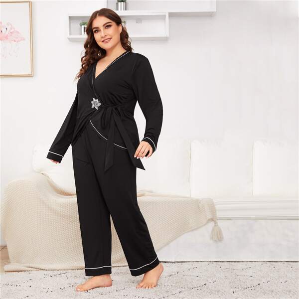 

Plus Contrast Binding PJ Set, Black