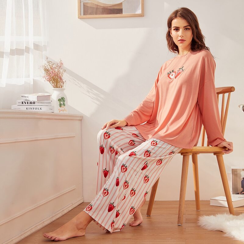 

Strawberry Print Tee and Wide Leg Pants PJ Set, Multicolor
