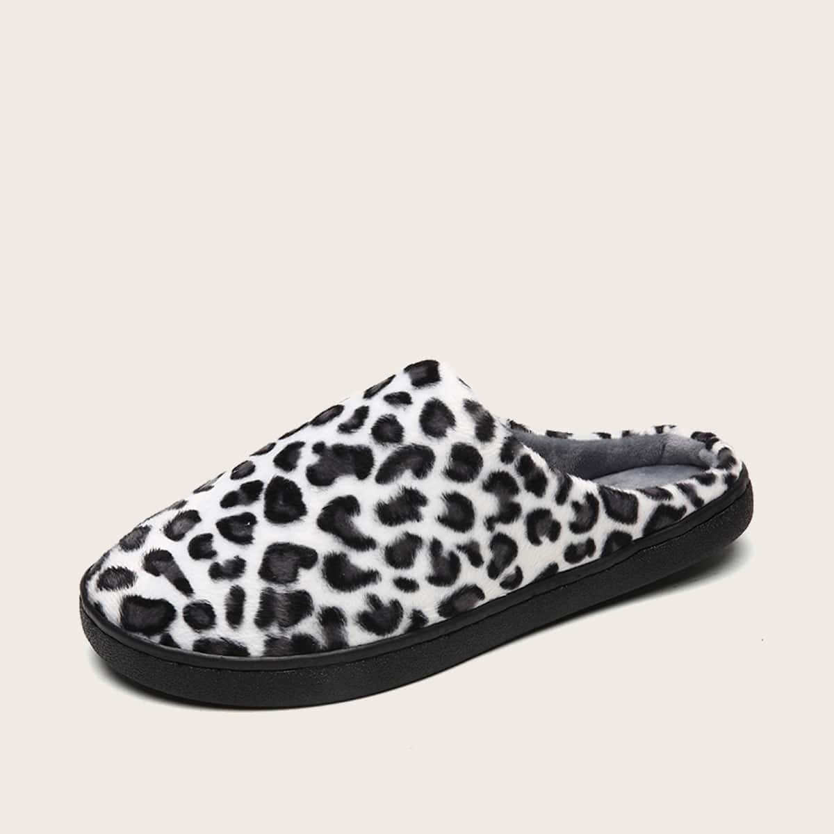 

Guys Leopard Wide Fit Slippers, Black and white