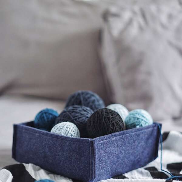 

1pc Solid Felt Storage Basket, Multicolor