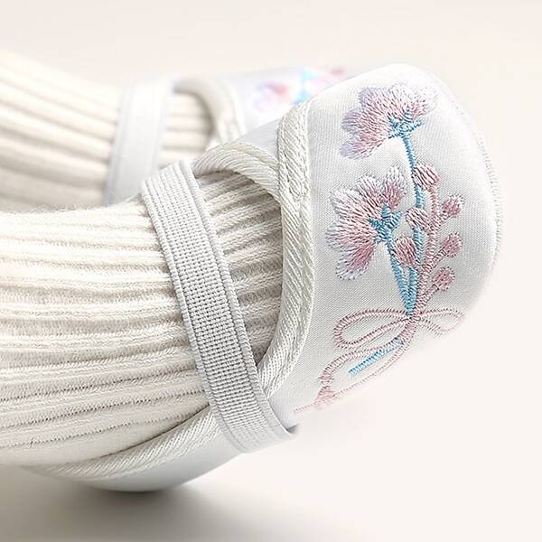 

Baby Girl Floral Embroidered Flats, White