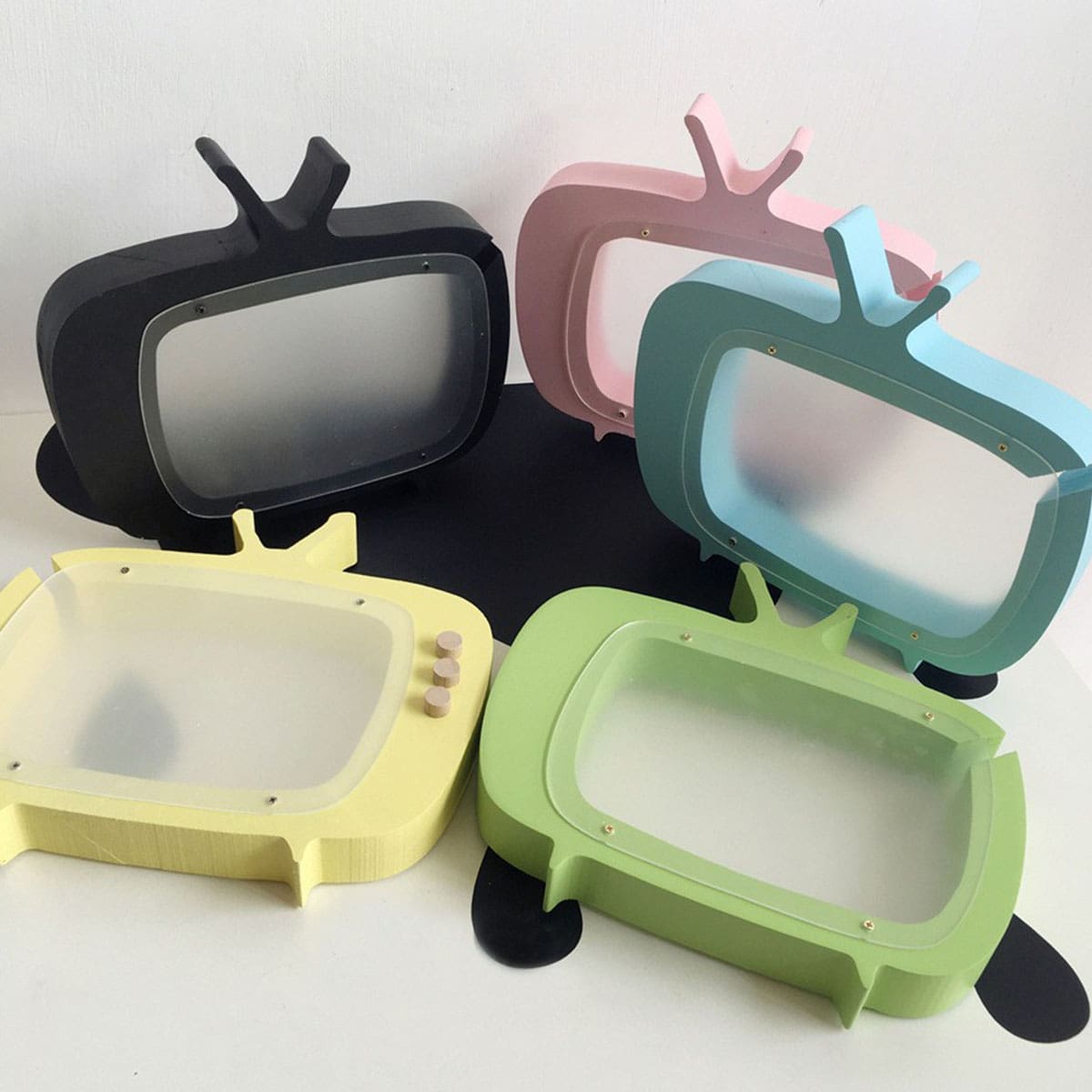 

1pc Random Television Design Decoration