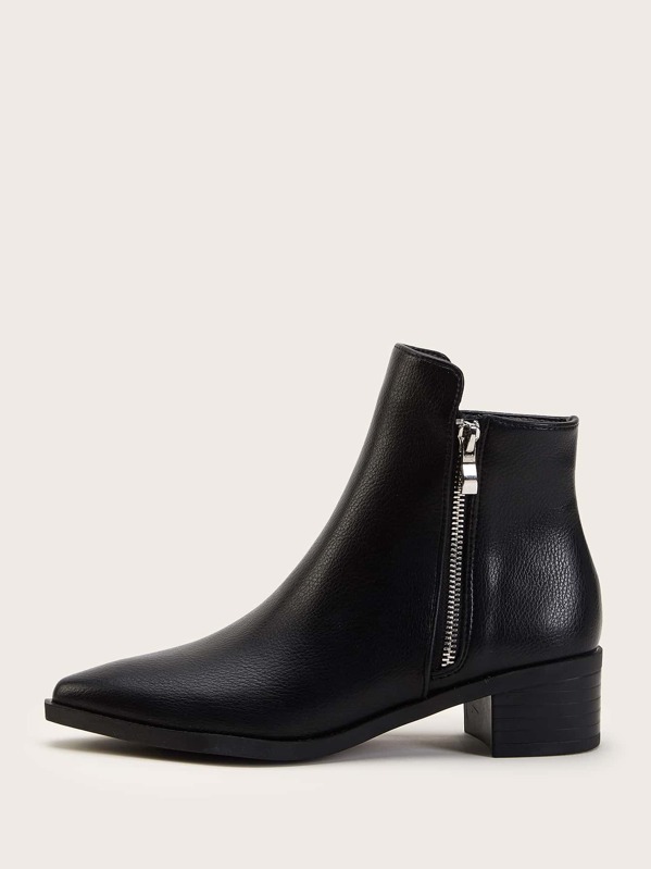 

Point Toe Chunky Ankle Boots, Black