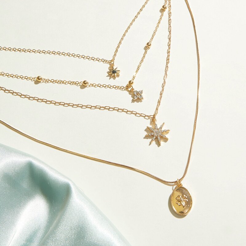 

1pc Rhinestone Engraved Star & Clover Charm Layered Necklace, Gold