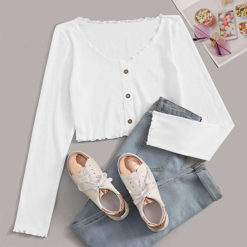 

Lettuce Trim Button Front Crop Tee, White