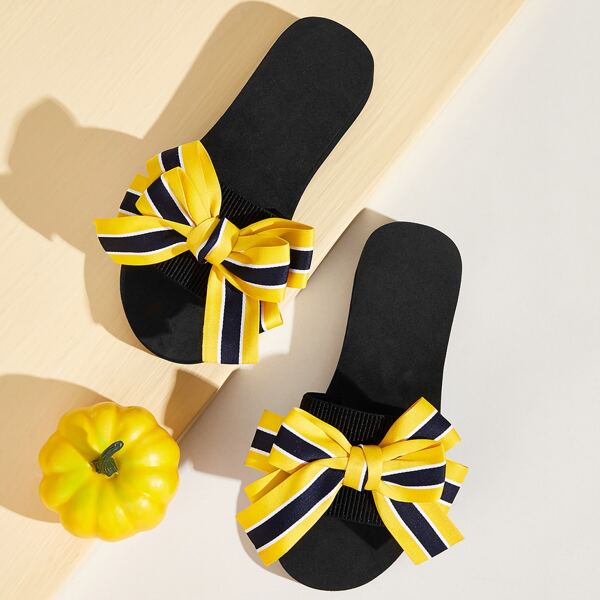 

Girls Striped Bow Decor Sliders, Army green