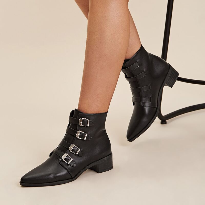 

Point Toe Buckle Decor Chunky Boots, Black