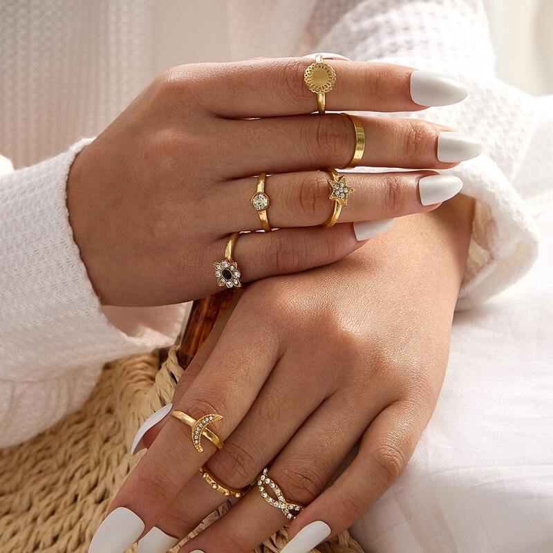 

8pcs Rhinestone Engraved Star & Moon Decor Ring, Gold