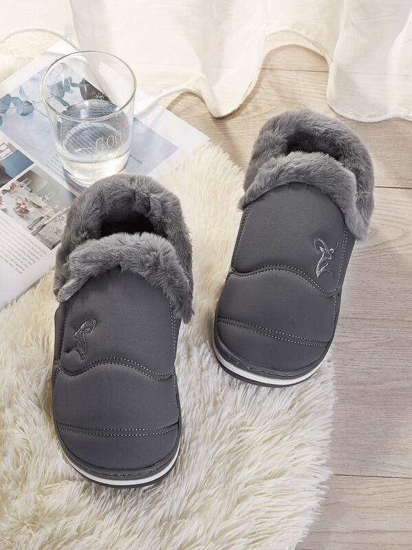 

Men Contrast Faux Fur Wide Fit Slippers, Grey