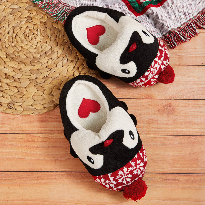 

Penguin Design Heart Detail Slippers, Multicolor