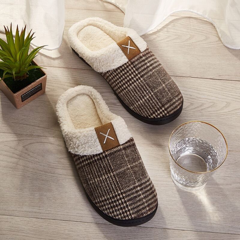 

Guys Plaid Wide Fit Slippers, Brown