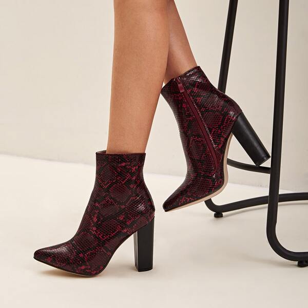 

Point Toe Snakeskin Western Boots, Multicolor