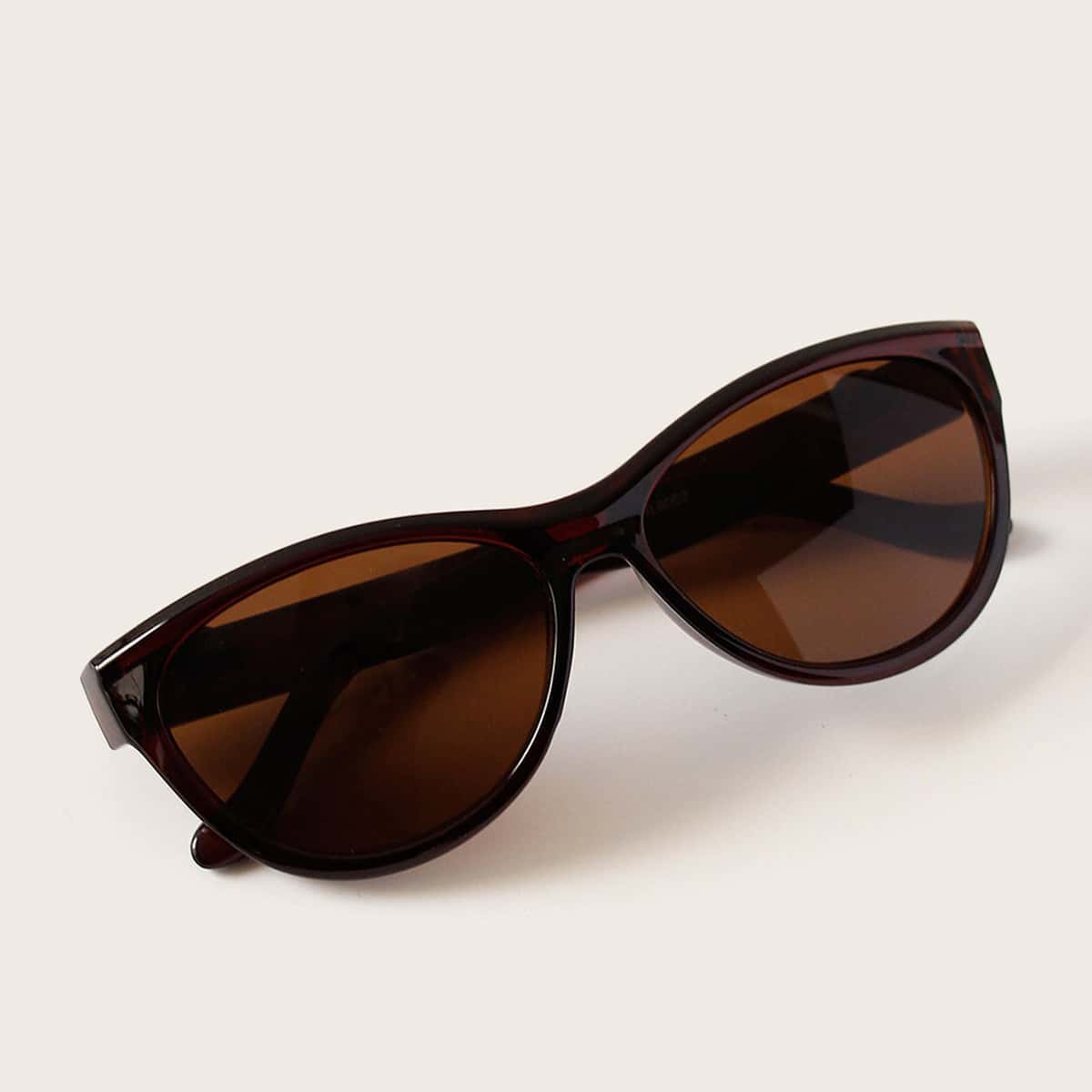 

Plain Frame Flat Lens Sunglasses With Case, Brown