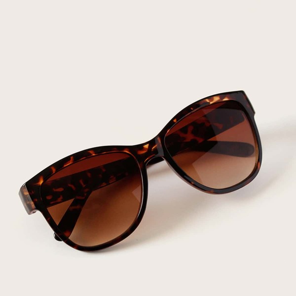 

Tortoiseshell Frame Flat Lens Sunglasses With Case, Brown