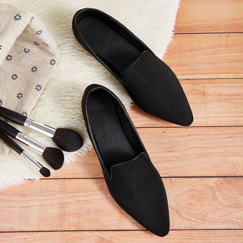 

Point Toe Wide Fit Flats, Black