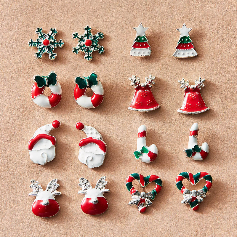 

8pairs Christmas New Year Heart & Snowflake Shaped Stud Earrings, Multicolor