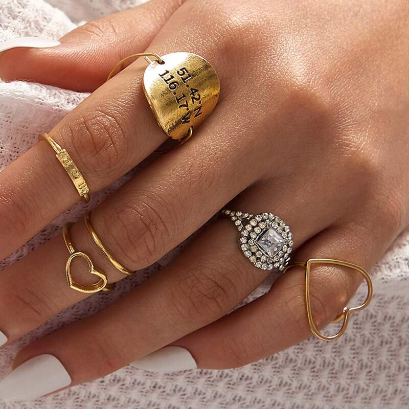 

6pcs Rhinestone Engraved Heart Decor Ring, Gold