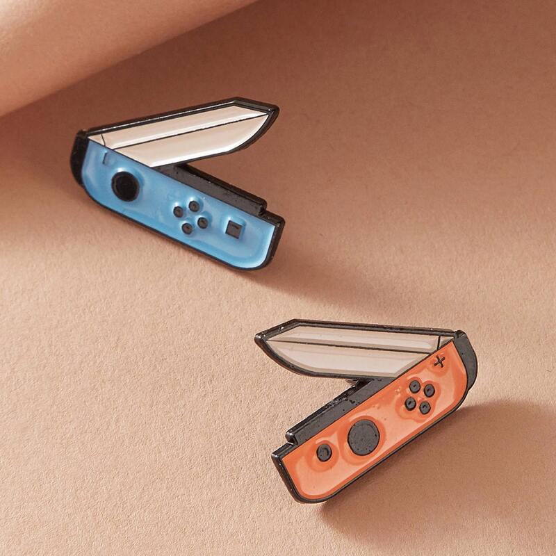 

2pcs Knife Shape Brooch, Multicolor