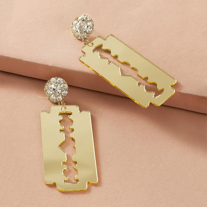 

1pair Rhinestone Engraved Blade Shaped Earrings, Gold