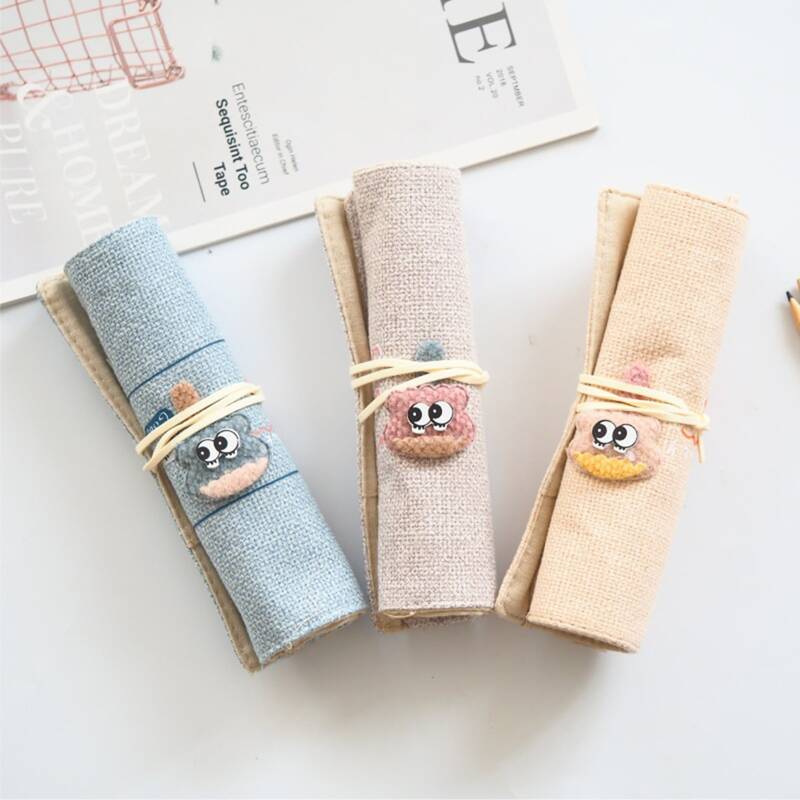 

1pc Random Cartoon Roll-Up Pencil Case