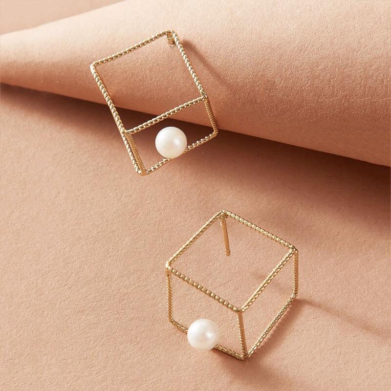 

1pair Faux Pearl Decor 3D Geometric Earrings, Gold