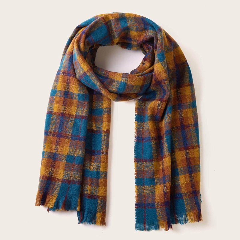 

Plaid Pattern Raw Hem Scarf, Multicolor