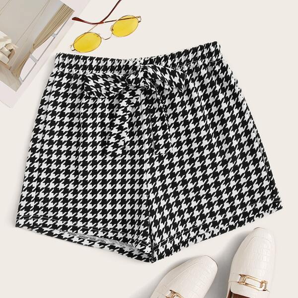 

Houndstooth Print Drawstring Waist Shorts, Black and white