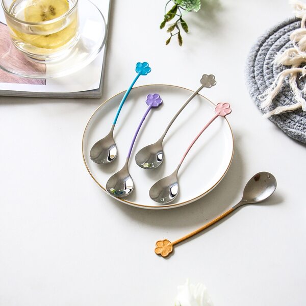 

2pcs Flower Design Curved Handle Spoon