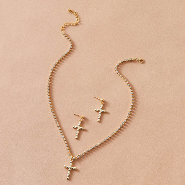 

3pcs Rhinestone Engraved Cross Charm Necklace & Earrings