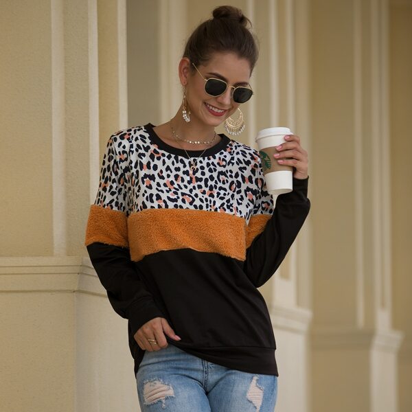 

Leopard Print Contrast Shearling Sweatshirt, Multicolor