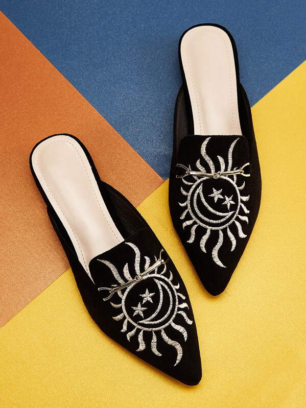 

Point Toe Embroidered Flat Mules