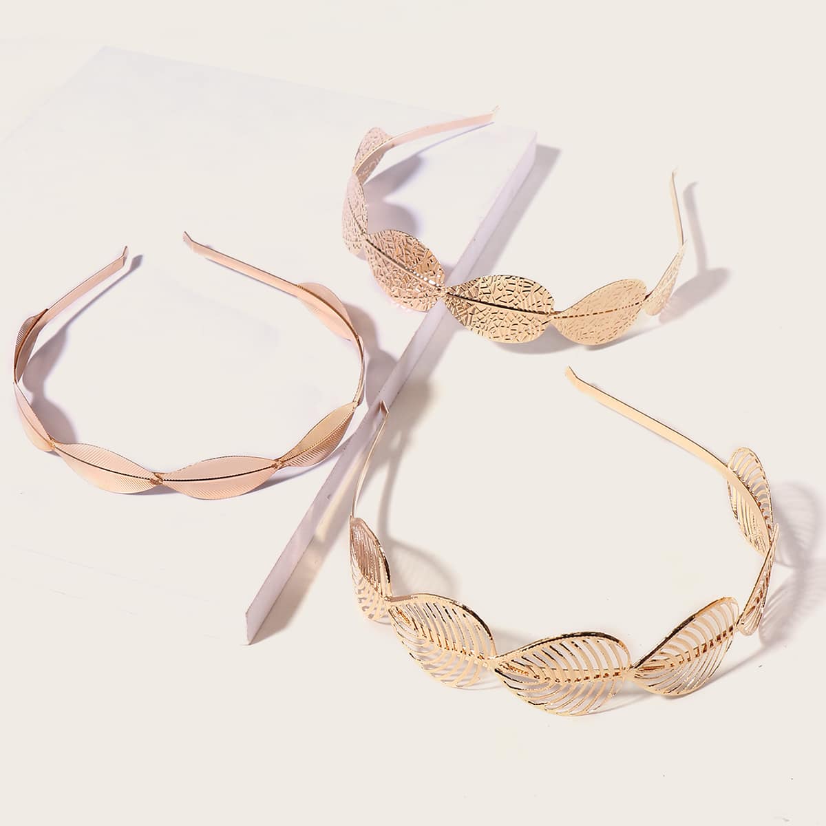 

3pcs Metallic Leaf Decor Hair Hoop, Gold