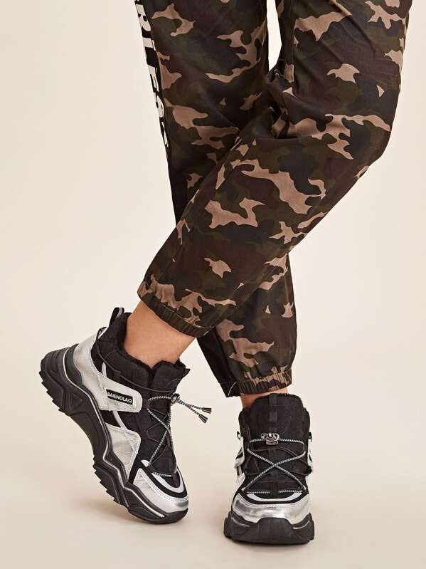 

Letter Patch Decor Wide Fit Sneakers, Multicolor