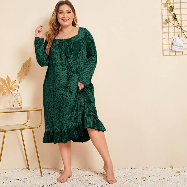 

Plus Ruffle Hem Velvet Night Dress, Dark green
