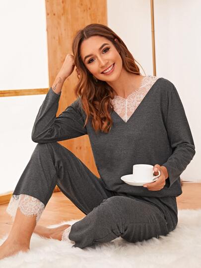 Ensemble de pyjama avec dentelle