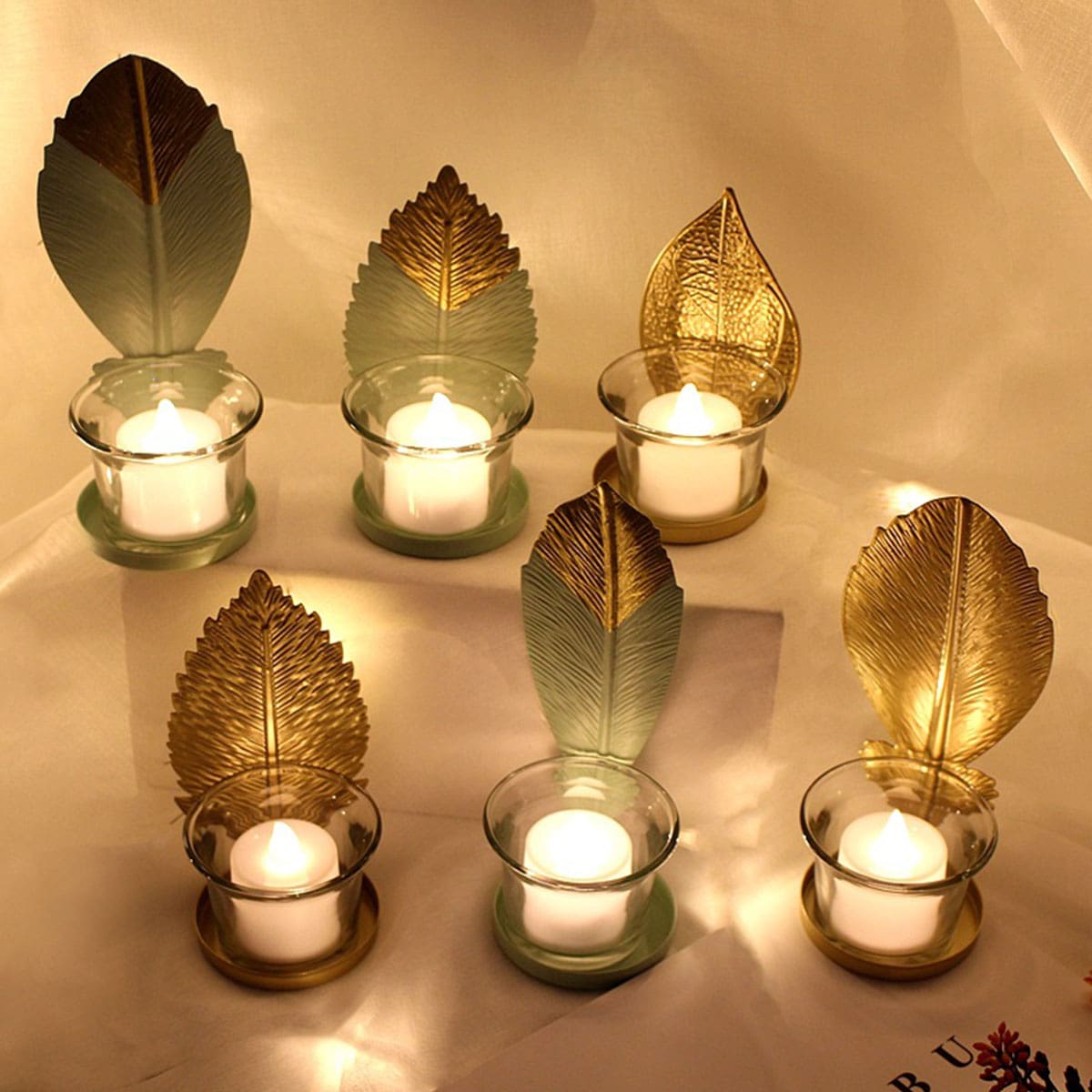 

1pc Random Leaf Detail Candle Holder