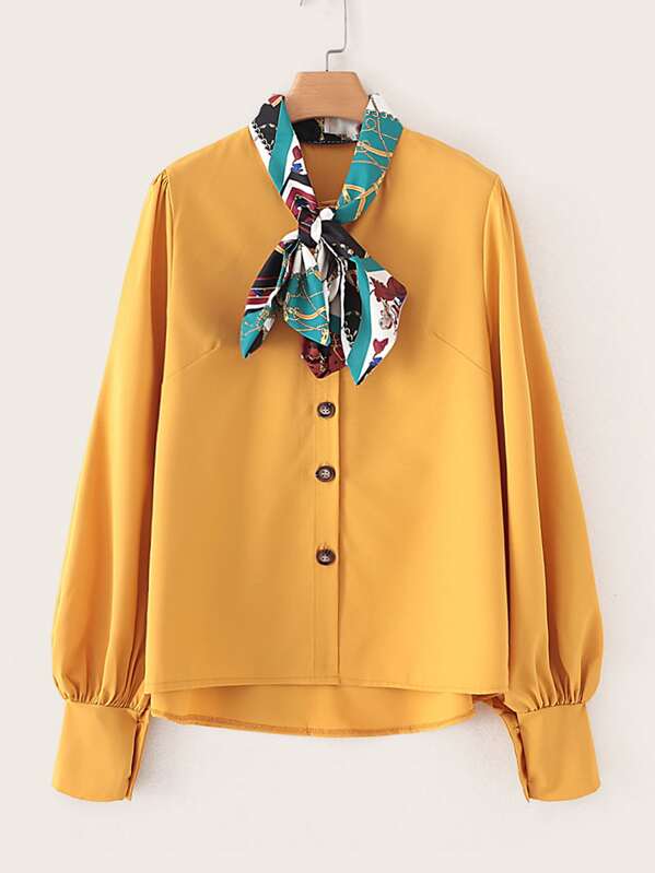 

Chain Print Tie Neck Dip Hem Blouse, Yellow