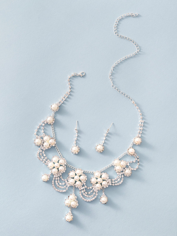 

3pcs Faux Pearl & Rhinestone Engraved Decor Statement Necklace & Earrings