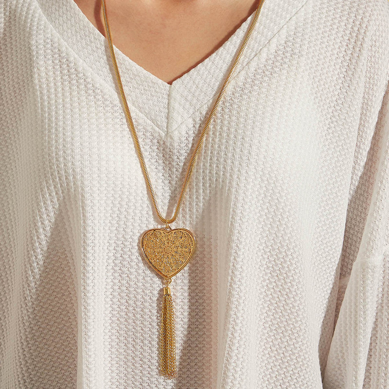 

1pc Heart & Tassel Charm Necklace, Gold