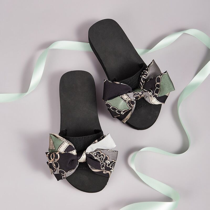 

Bow Decor Open Toe Sliders, Multicolor